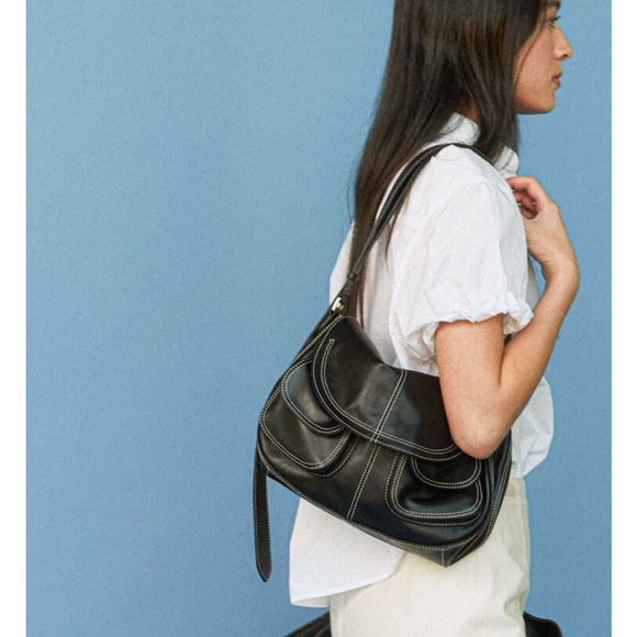 Tu et Toi (Korean brand) black leather messenger bag - Picture 5 of 6